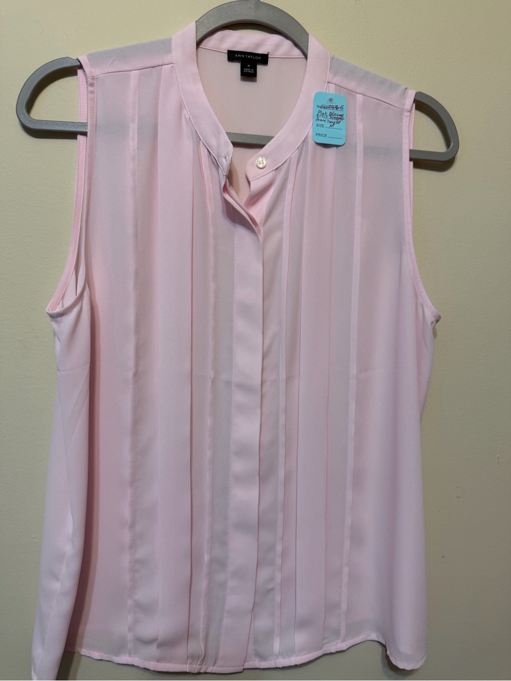 Ann Taylor Soft Pink Pleated Sleeveless Top 2325